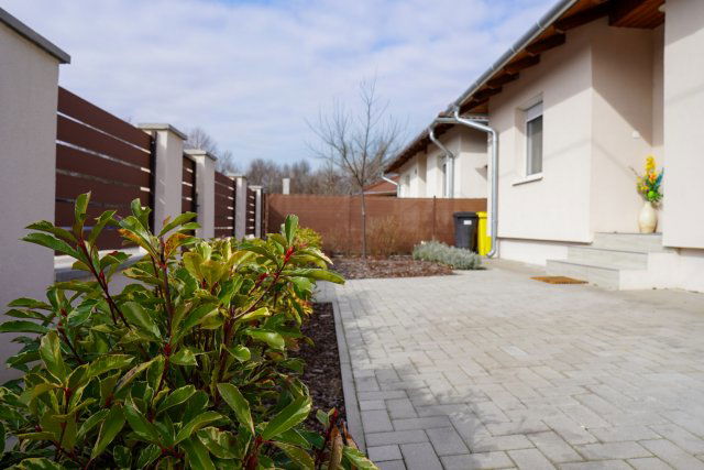 Eladó ikerház, Szigetszentmiklóson 119 M Ft, 3 szobás