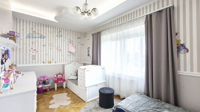 Eladó családi ház, Sopronban 198 M Ft, 7 szobás