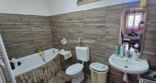 Eladó családi ház, Babarcon 29.99 M Ft, 2 szobás