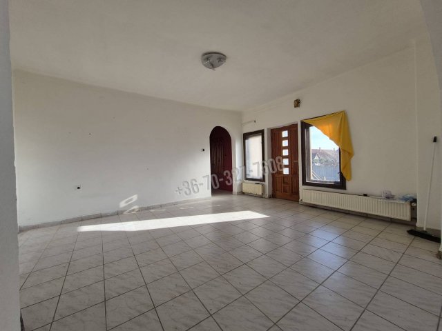 Eladó családi ház, Felsőpakonyban 76 M Ft, 4 szobás