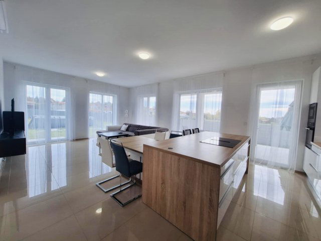 Eladó családi ház, Balatongyörökön 166 M Ft, 3+2 szobás