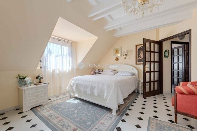 Eladó családi ház, Leányfaluban 189 M Ft, 6 szobás