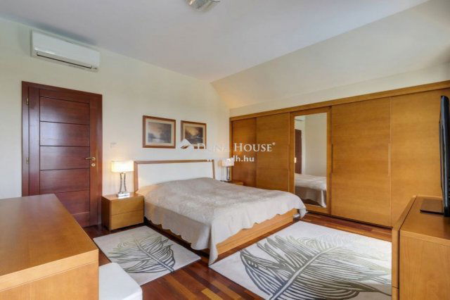 Eladó családi ház, Leányfaluban 312.42 M Ft, 8 szobás