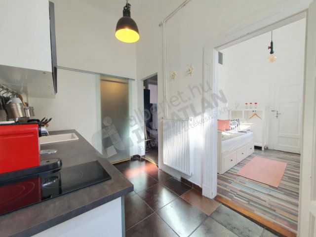 Kiadó téglalakás, albérlet, VII. kerületben, Király utcában