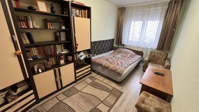 Eladó panellakás, Budapesten, XV. kerületben, Drégelyvár utcában