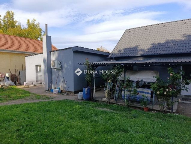 Eladó családi ház, Gödöllőn 63.9 M Ft, 3+1 szobás