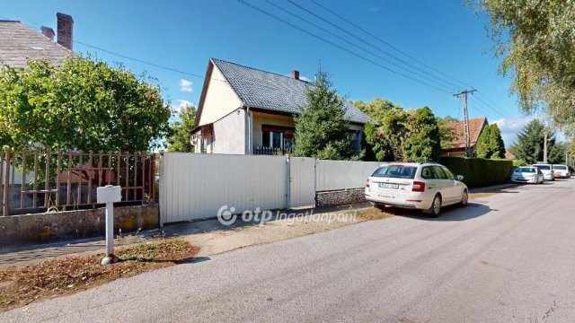 Eladó családi ház, Nagyhalászban 35 M Ft, 2 szobás