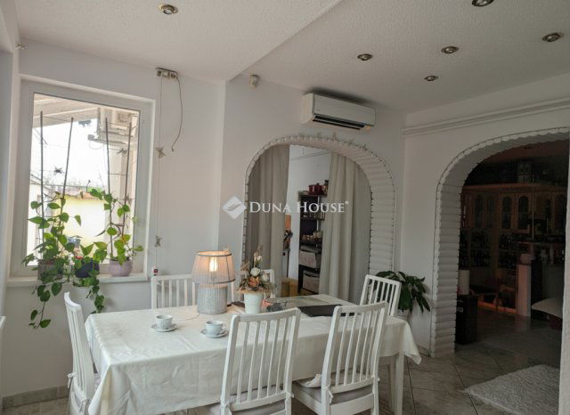 Eladó családi ház, Szegeden 110 M Ft, 4 szobás