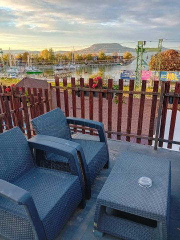 Eladó hotel, Fonyódon 400 M Ft, 12 szobás / költözzbe.hu