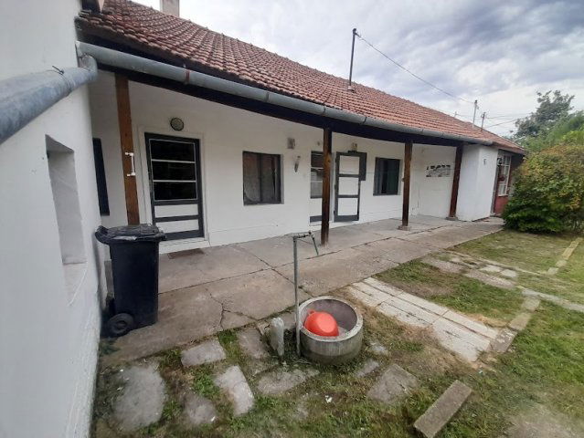 Kiadó családi ház, albérlet, Békéscsabán 80 E Ft / hó