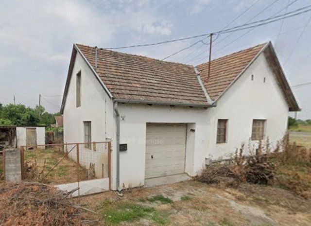 Eladó családi ház, Szekszárdon 40 M Ft, 4 szobás