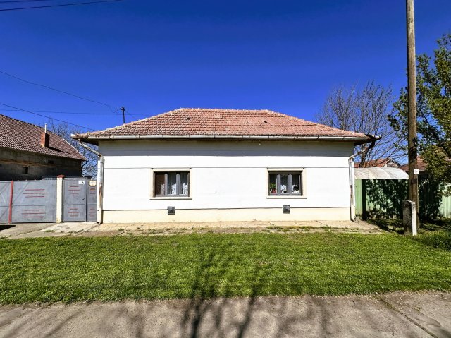 Eladó családi ház, Nagybánhegyesen 11.5 M Ft, 3 szobás