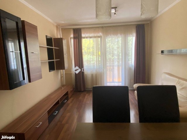 Eladó panellakás, Győrött 53 M Ft, 2 szobás