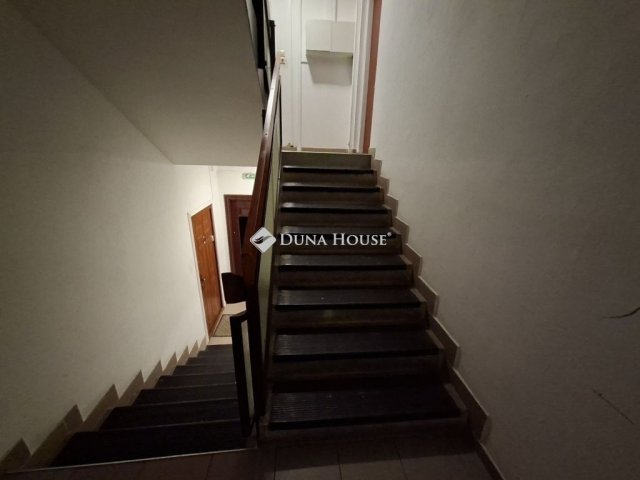 Eladó panellakás, Szegeden 62.9 M Ft, 3+1 szobás