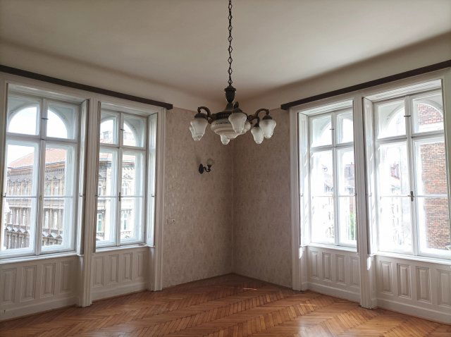 Eladó téglalakás, Budapesten, VIII. kerületben, József körúton