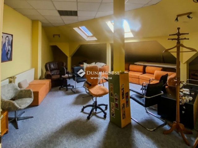Eladó iroda, Vértesszőlősön 425 M Ft / költözzbe.hu