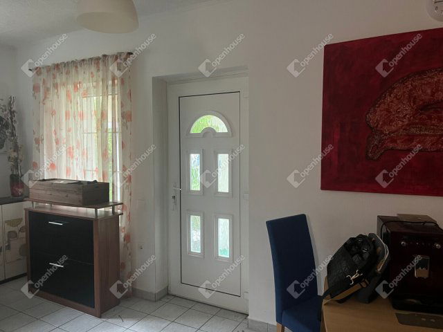 Eladó családi ház, Hegykőn 59.9 M Ft, 6 szobás