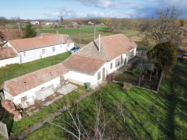 Eladó családi ház, Jászágón 18.9 M Ft, 2 szobás