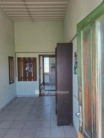 Eladó ipari ingatlan, Szabadszálláson 32.9 M Ft
