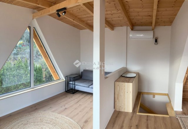 Eladó családi ház, Zebegényben 130 M Ft, 3 szobás