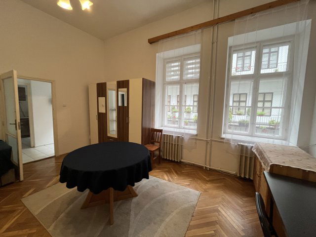 Kiadó téglalakás, albérlet, V. kerületben, Széchenyi utcában