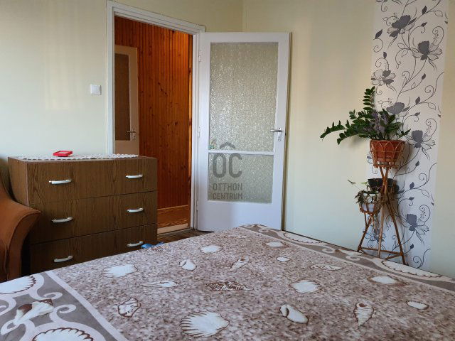 Eladó panellakás, Kisvárdán 32 M Ft, 2 szobás