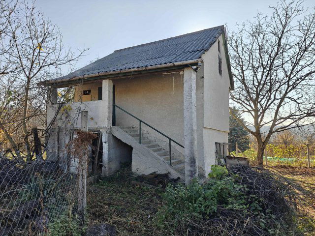 Eladó nyaraló, Esztergomban 18.99 M Ft, 2 szobás