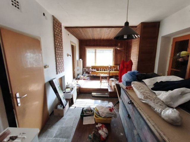 Eladó családi ház, Pécsett 84.9 M Ft, 5 szobás