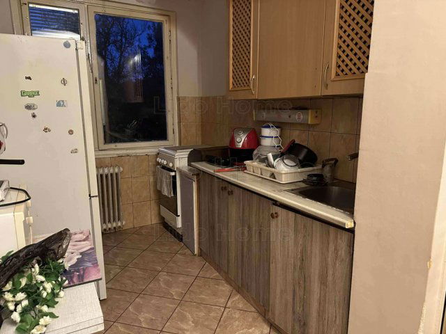 Eladó panellakás, Keszthelyen 45.5 M Ft, 2+1 szobás