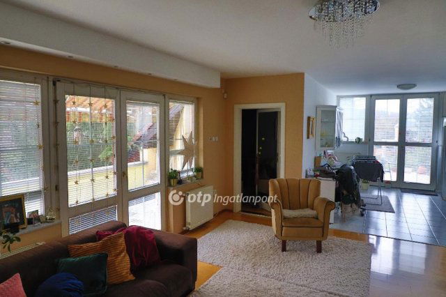 Eladó téglalakás, Budapesten, II. kerületben 169 M Ft, 4 szobás