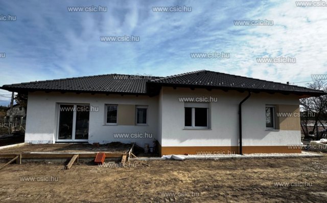 Eladó családi ház, Gödön 149.9 M Ft, 3+2 szobás