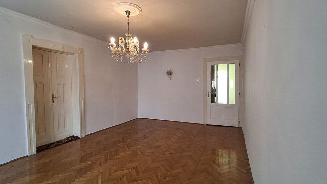 Eladó családi ház, Gyöngyösön 39.9 M Ft, 6 szobás