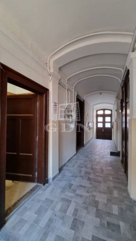 Eladó téglalakás, Székesfehérvárott 64 M Ft, 3 szobás