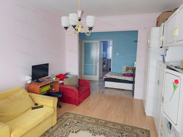 Eladó panellakás, Tatabányán 38.9 M Ft, 2 szobás