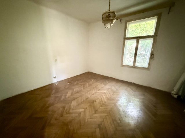 Eladó téglalakás, XVI. kerületben, Kézbesítő utcában
