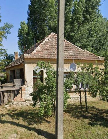 Eladó családi ház, Pápateszéren 14.9 M Ft, 2 szobás