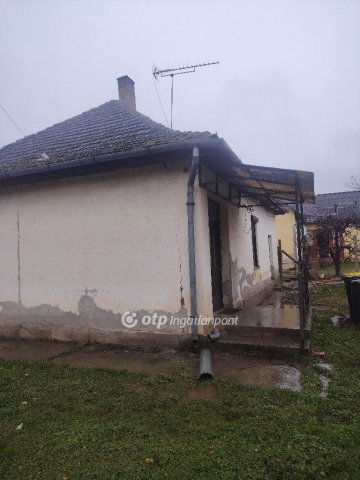 Eladó családi ház, Kölcsén 10.69 M Ft, 2 szobás