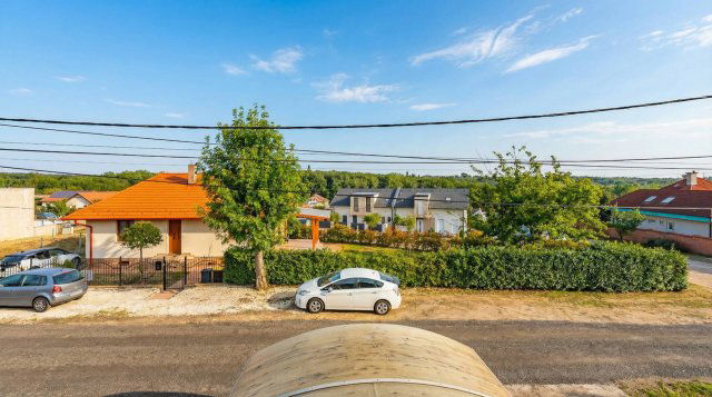 Eladó családi ház, Csömörön 158 M Ft, 5 szobás