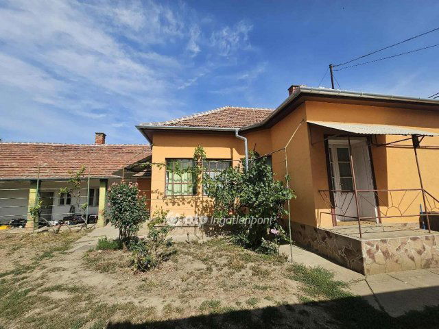 Eladó családi ház, Szajolon 38.5 M Ft, 3+1 szobás