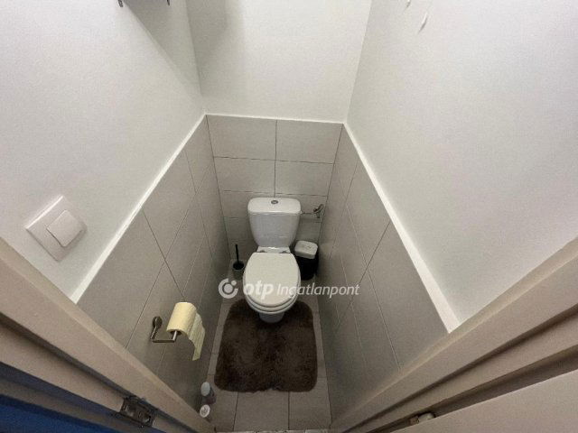 Eladó téglalakás, Mosonmagyaróváron 59.9 M Ft, 1+2 szobás