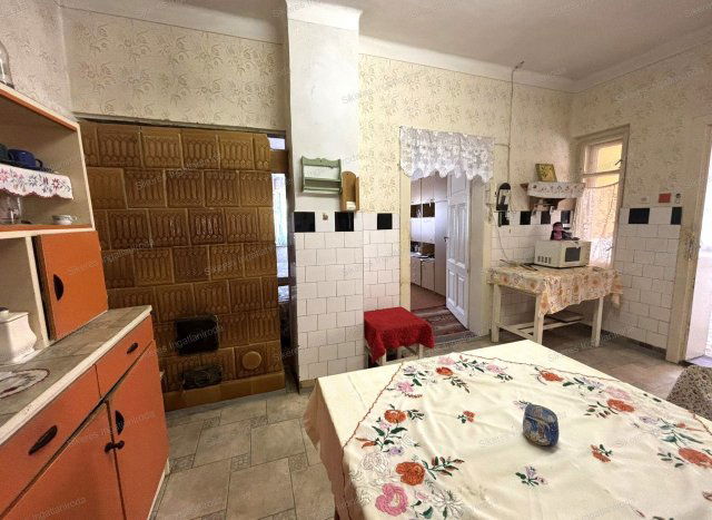 Eladó családi ház, Kisbéren 25 M Ft, 3 szobás