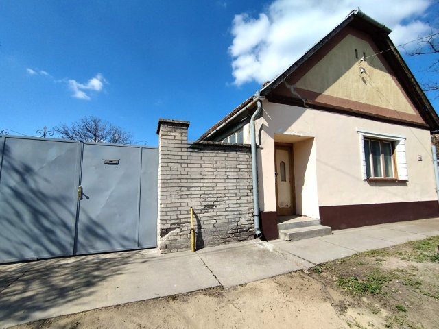 Eladó családi ház, Jánoshalmán 6 M Ft, 3 szobás
