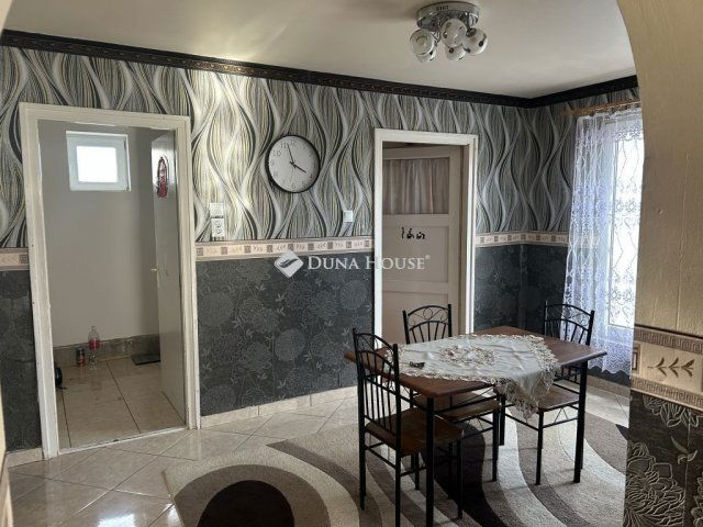 Eladó családi ház, Polgáron 23.9 M Ft, 2 szobás