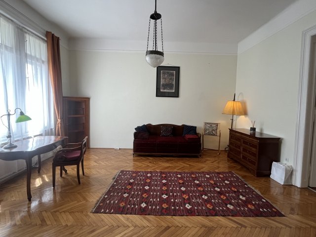 Kiadó téglalakás, albérlet, I. kerületben, Iskola utcában