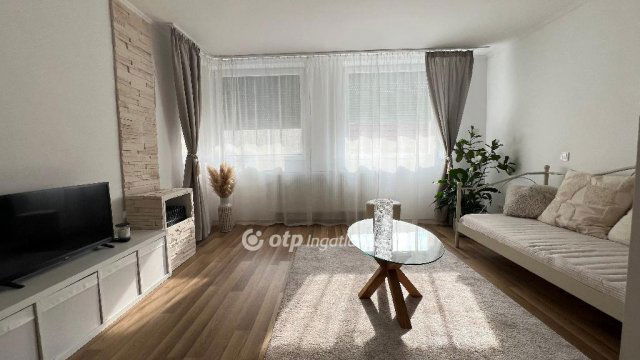 Eladó családi ház, Egerszalókon 94.9 M Ft, 7 szobás