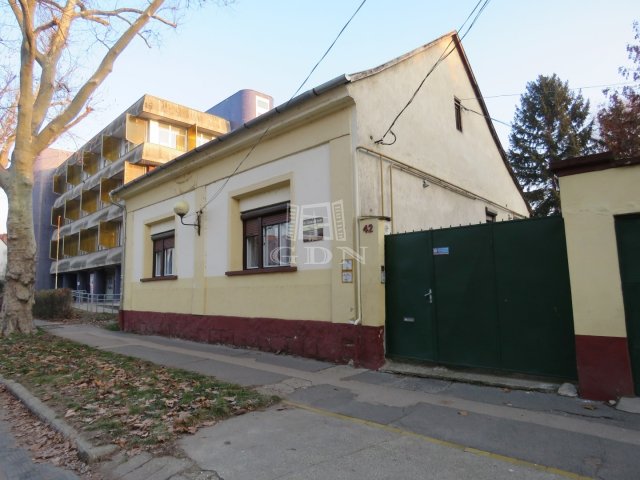 Kiadó iroda, Székesfehérvárott 120 E Ft / hó, 2 szobás