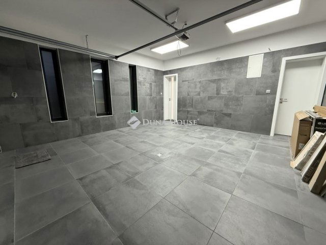 Eladó ikerház, Mogyoródon 198.75 M Ft, 4 szobás