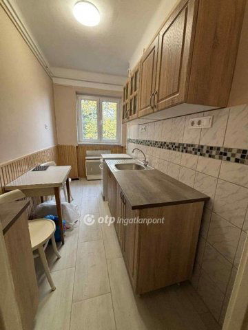 Eladó téglalakás, Miskolcon 25.2 M Ft, 1 szobás