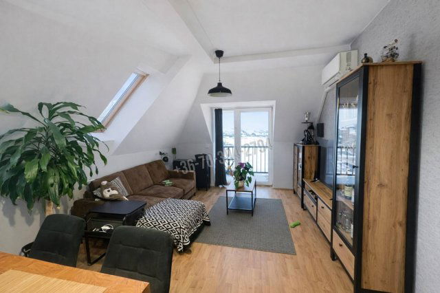 Eladó téglalakás, Tatabányán 78.8 M Ft, 4 szobás