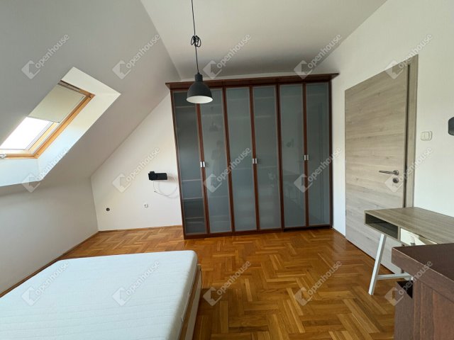 Eladó téglalakás, Debrecenben 139.9 M Ft, 5 szobás